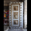 Eine der vielen schönen Tore in Besançon